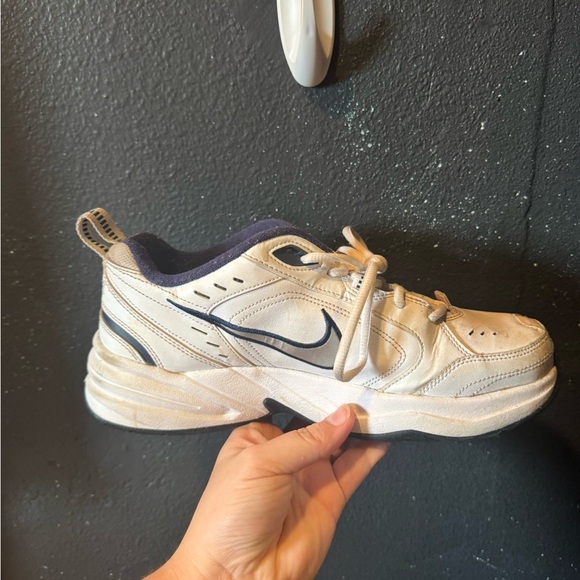 Men’s Nike Air White and Blue Monarch IV Sneakers size 8 - Picture 5 of 8